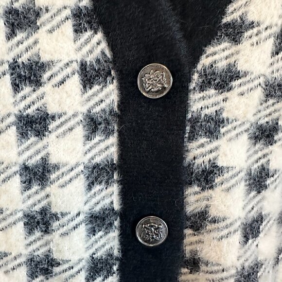 Cyrus SUPER SOFT women's sweater black and white with silver button detail XL - Picture 3 of 10